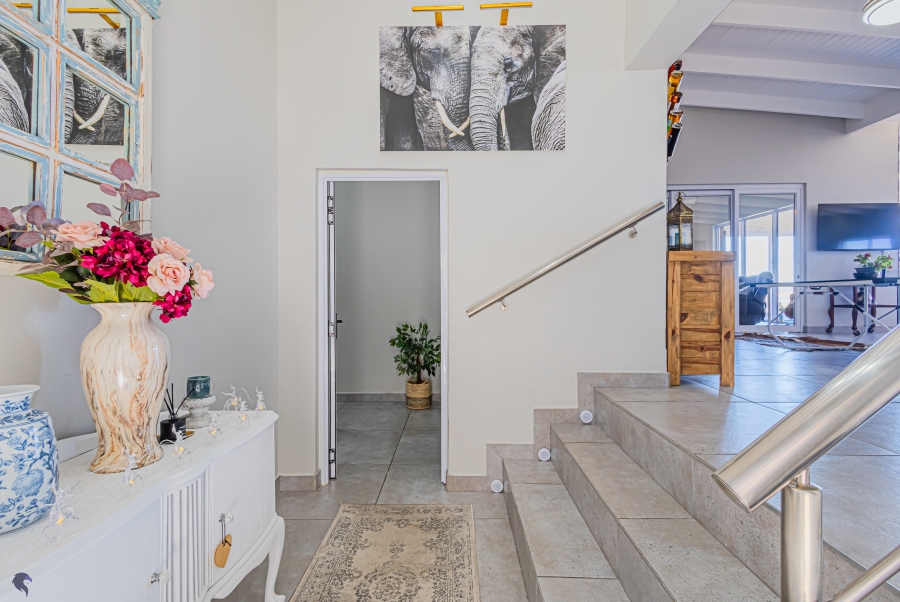 5 Bedroom Property for Sale in Myburgh Park Western Cape